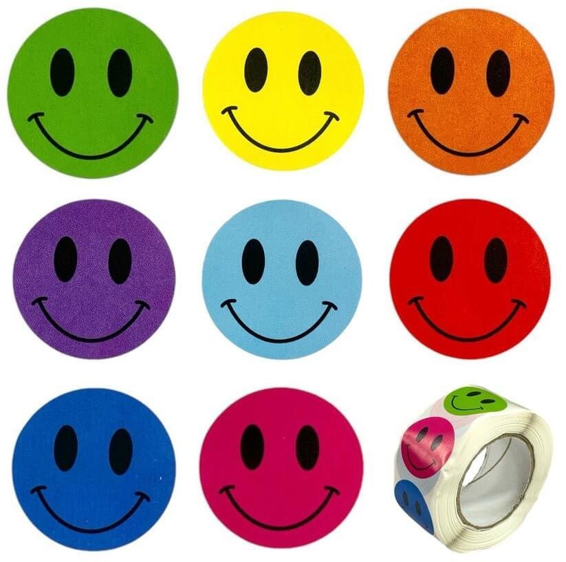 &amp;T Smiley Encouragement Stickers 500 Pcs || رول ستيكرات تشجيعية سمايلي ٥٠٠ حبة - مكتبة اكسبريس الكويت